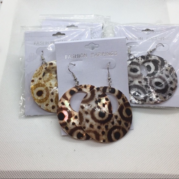 Jewelry - Two Tone Seashell Earrings